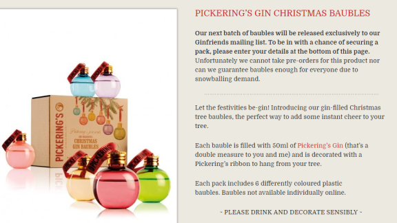 Lo spirito del Natale? Racchiuso nelle palline decorative ripiene di... gin!