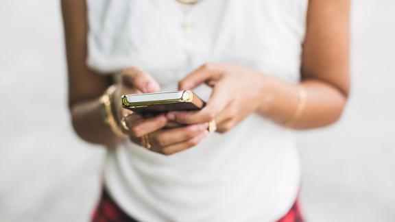 Violenza contro le donne. Lo smartphone prezioso alleato