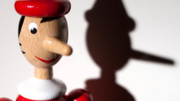 Sai che una bugia tira l'altra? Se menti una volta, non smetti più di farlo!