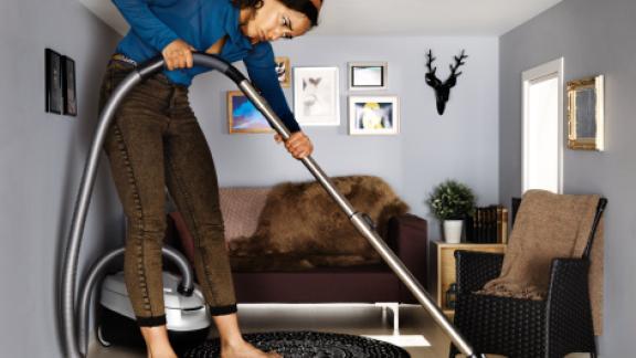 Iniziare le faccende domestiche alle 6 del mattino? Ora è reato!