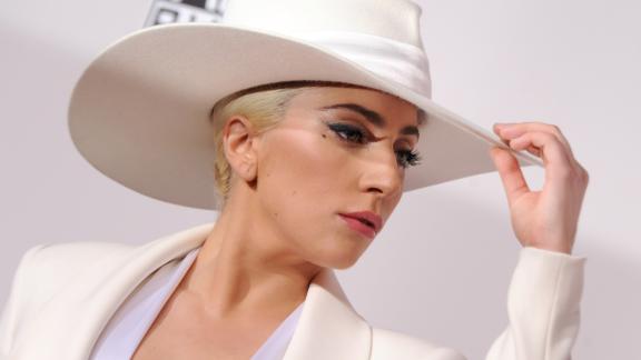 Lady Gaga pubblica il video di "Million Reasons"