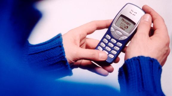 Il primo sms? 20 anni fa, per Natale. Ecco la storia.