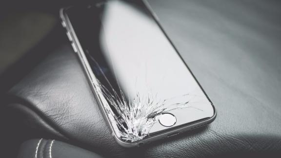 Maltrattate il vostro smartphone? E' segno che ne volete uno nuovo
