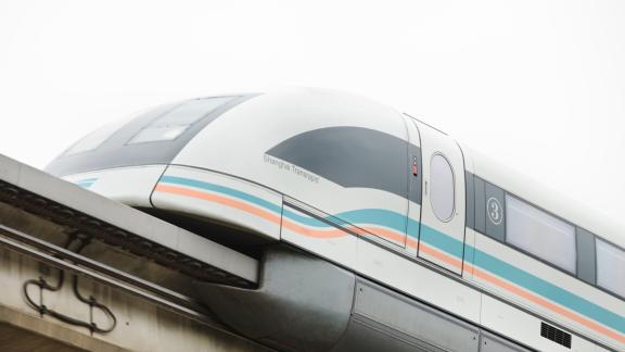 Treni che levitano sulle rotaie. Dal 2020 si viaggerà così