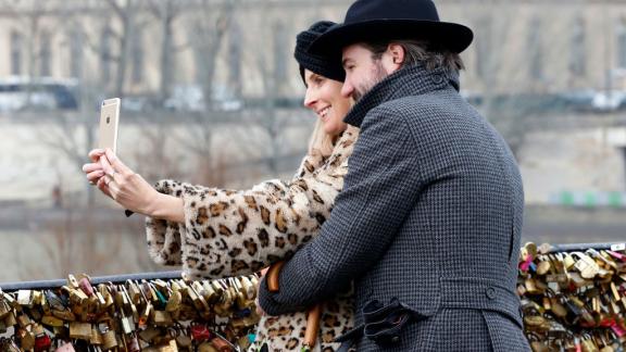 Frasi per la Festa della donna, una giornata importante tra mimose, diritti civili e amore