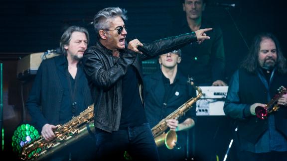 Ligabue, nuovo problema alle corde vocali? 
