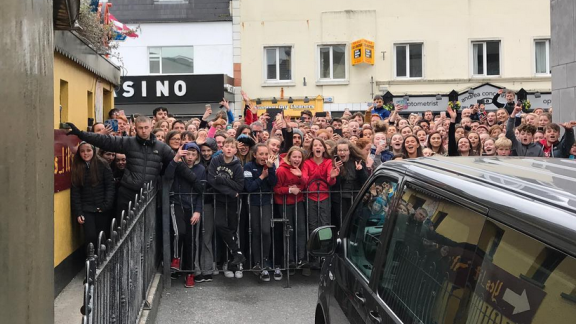 Ed Sheeran gira il nuovo video a Galway. Le foto dei fan