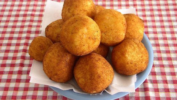 Arancina o arancino? Il dilemma goloso: come si dice esattamente?