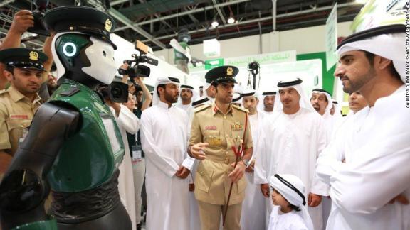 A Dubai arriva il primo poliziotto robot
