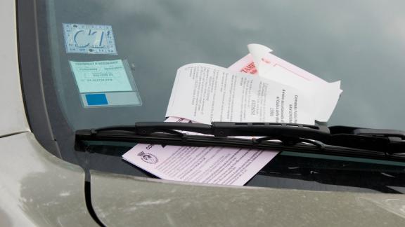 Lasci il finestrino dell’auto aperto? Scatta la multa