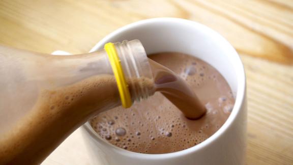 Il latte al cioccolato? Secondo tanti americani, proviene da mucche marroni. Incredibile, ma vero!