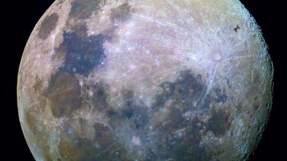 Acqua sulla Luna: arriva la conferma 