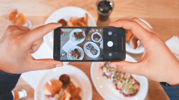 Basta una foto al piatto per scoprire la ricetta, ecco l'app