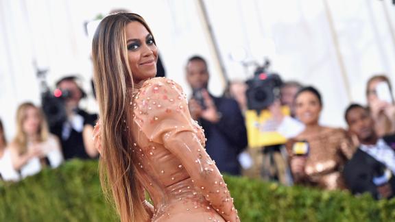 Sarà Beyoncé a interpretare la canzone principale del nuovo film di James Bond?