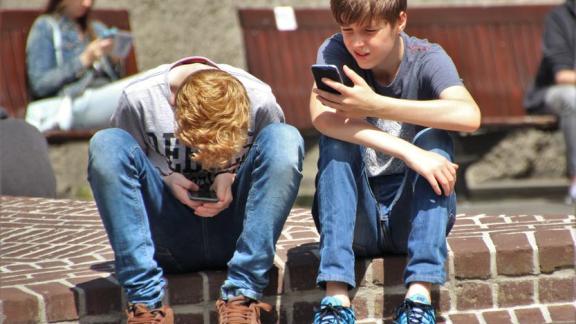 Il desiderio di leggere si annienterà entro 20 anni. Colpa dei social network. 