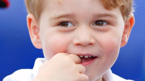 Il principino George inizia la scuola! 