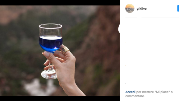 E voi provereste il vino blu?