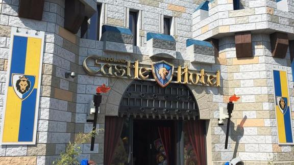 Ecco il castello fatto di Lego dove si può anche dormire