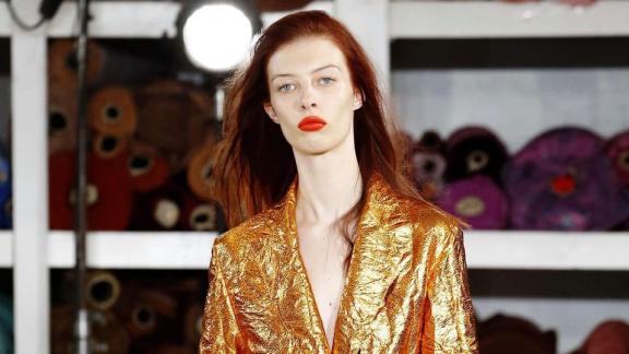 La Cenerentola della moda: da lavapiatti a modella richiestissima