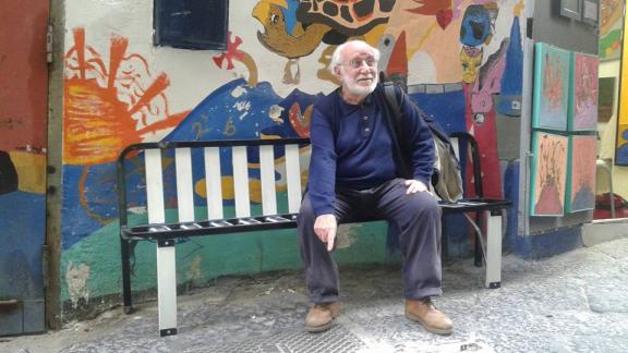 Da vecchi letti a panchine: a Napoli arriva la "Panchinarte"