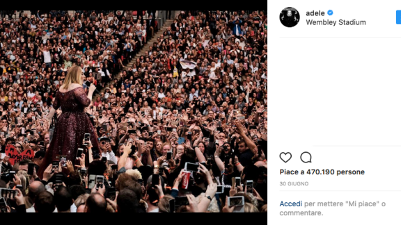 Adele: oltre 22 milioni di euro per suonare a Las Vegas