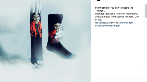 Halloween: per i fan di Michael Jackson, ecco le calze Thriller