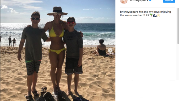 Britney Spears e  Lady Gaga: ecco i primi bikini dell'anno