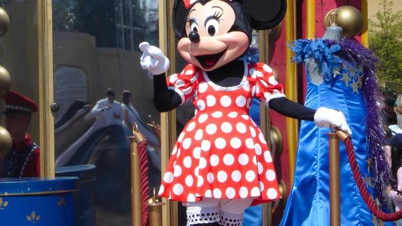 Minnie compie 90 anni: come regalo una stella sulla Walk of Fame