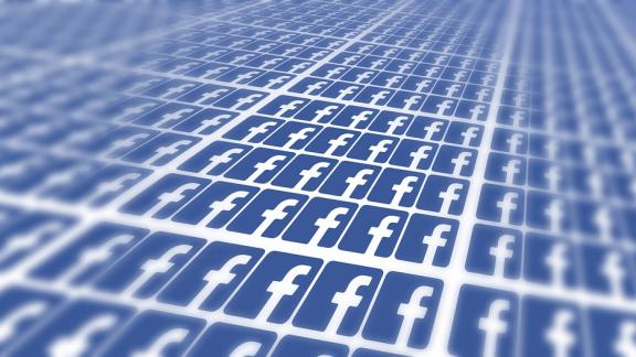 Di che classe sociale sei? Facebook sviluppa un sistema per scoprirlo