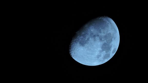 A Pasqua tutti con il naso all’insù per la Luna Blu