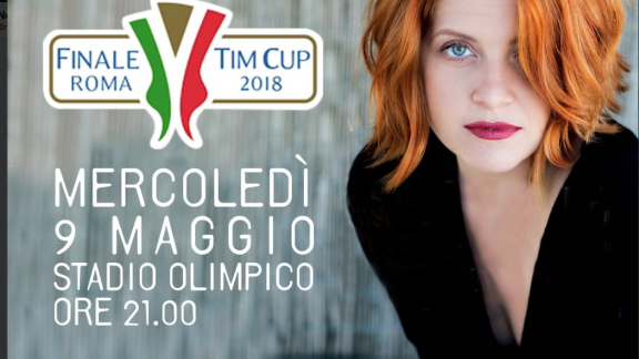 Noemi canta l'inno nazionale prima di Juventus-Milan