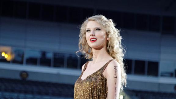 Taylor Swift attacca il bullismo online (e Kim Kardashian)