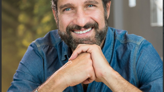 Edoardo Stoppa ospite di Radio Monte Carlo