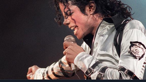 Micheal Jackson e quella strana offerta all’uomo-elefante