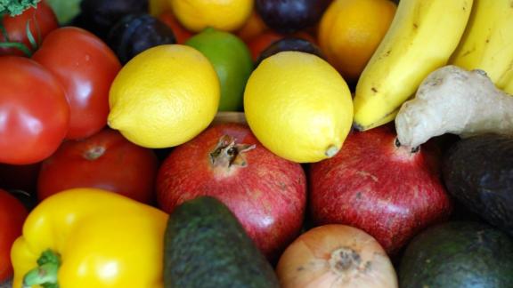 Occhiaie, borse e occhi stanchi? Ecco 5 cibi che fanno per te