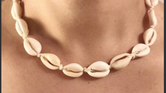 Collana con conchiglie: sapete  che è anche benefica?