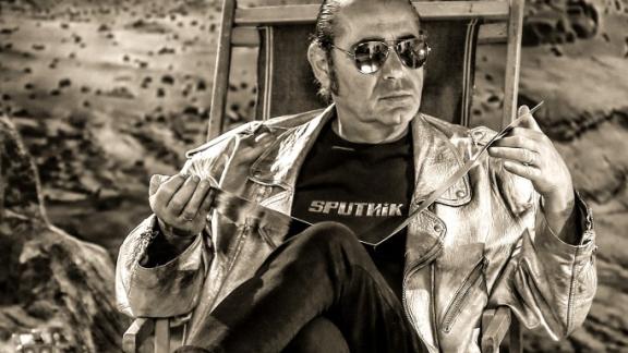 Luca Carboni ospite di Radio Monte Carlo