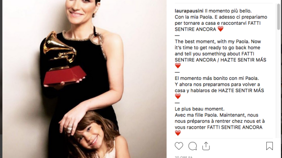 La commovente foto di Laura Pausini con la figlia Paola