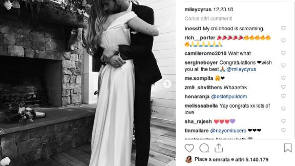 Miley Cyrus e Liam Hemsworth si sono sposati!  Le foto del matrimonio