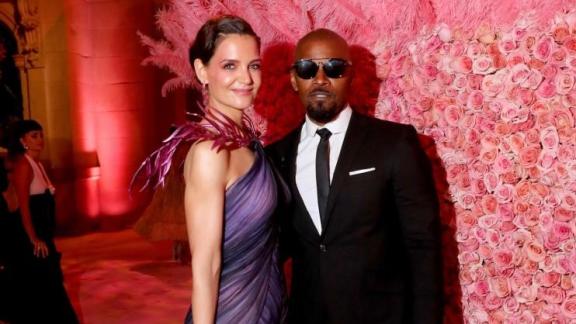 Katie Holmes e Jamie Foxx finalmente in coppia al Met Gala