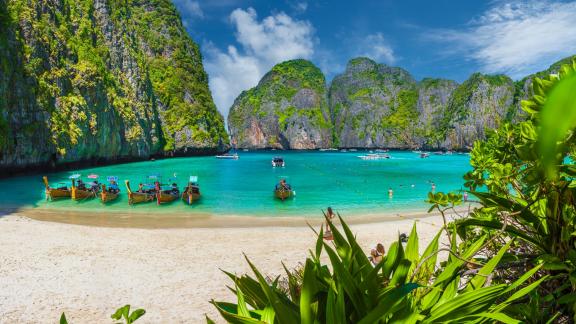 Vi ricordate la spiaggia di “The Beach”, il film con DiCaprio? È stata chiusa!