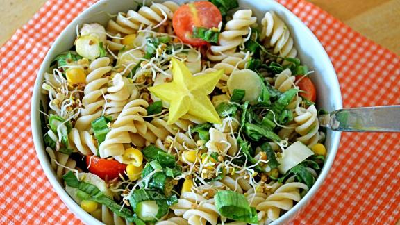 Aperitivo estivo: 3 insalate di pasta da non perdere!