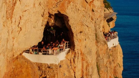 Ecco i bar più estremi del mondo, tra sogno e realtà 
