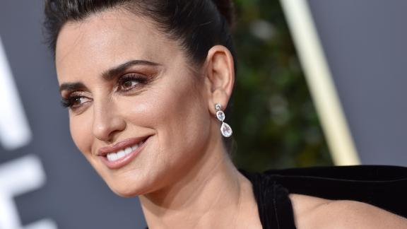 Penelope Cruz ancora più chic con il nuovo look