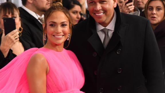 Jennifer Lopez splendida cinquantenne brilla sul red carpet