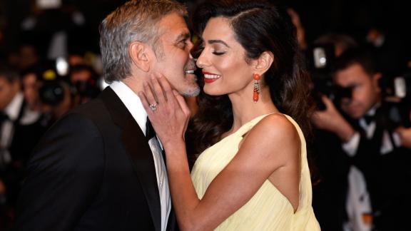 Amal Clooney ancora una volta maestra di stile