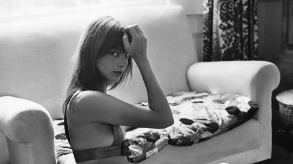 11 ottobre: Jane Birkin e Serge Gainsbourg al primo posto in classifica con Je t'aime... Moi non plus
