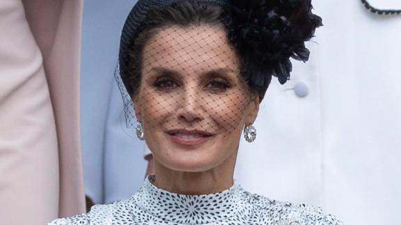 Letizia di Spagna ci regala un'altra lezione di stile