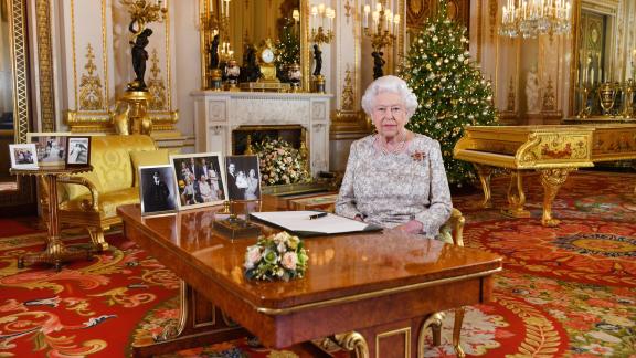 Vivere come la Regina Elisabetta si può. Almeno per un giorno!