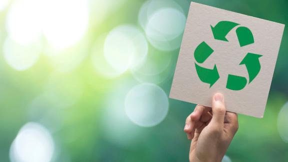 A New York il primo "negozio" al mondo di opere d'arte in plastica riciclata 